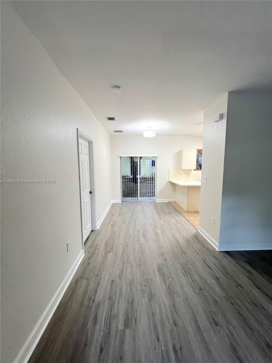 2731 NE 3rd Dr # 102