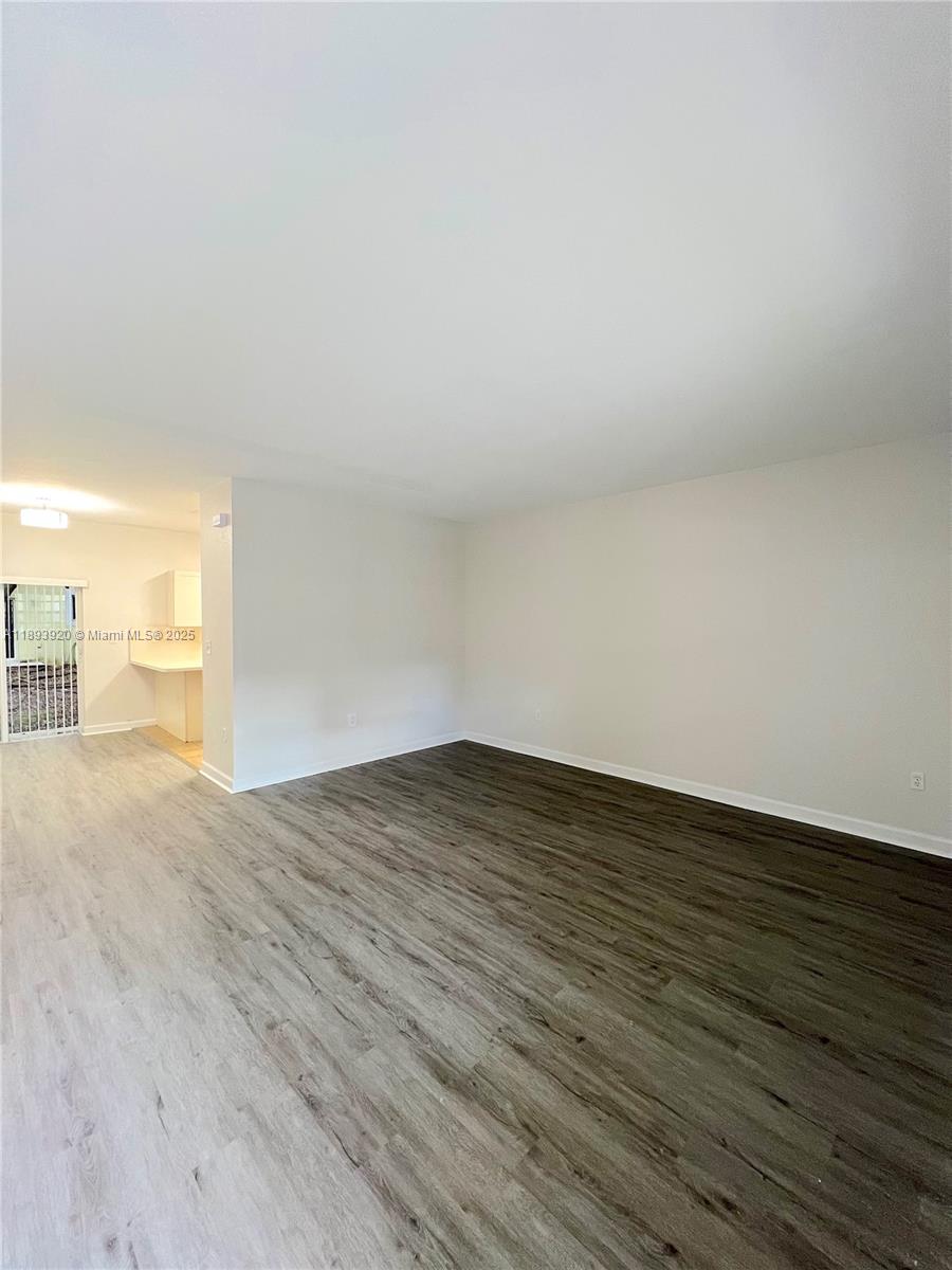 2731 NE 3rd Dr # 102