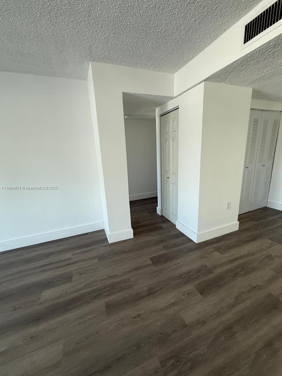 1145 Normandy Dr # 203