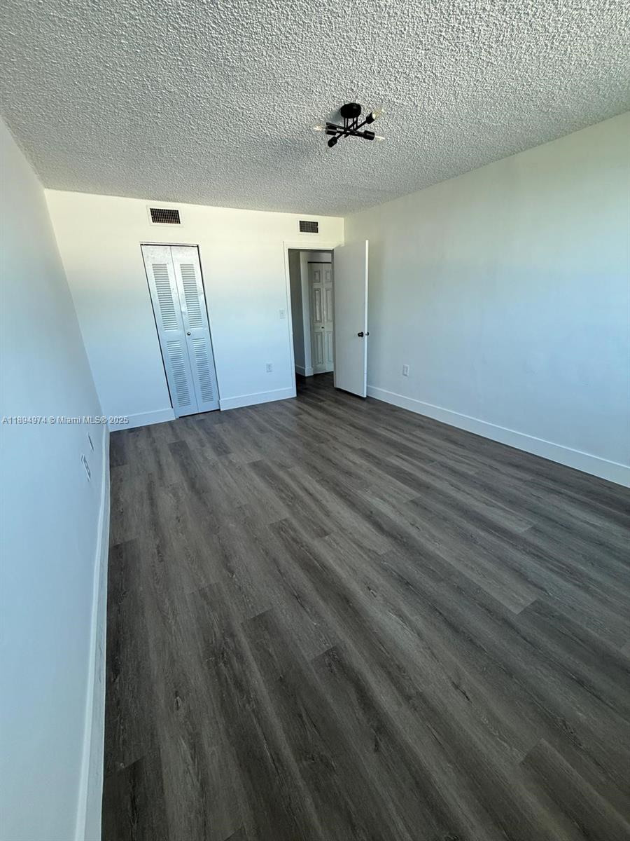 1145 Normandy Dr # 203