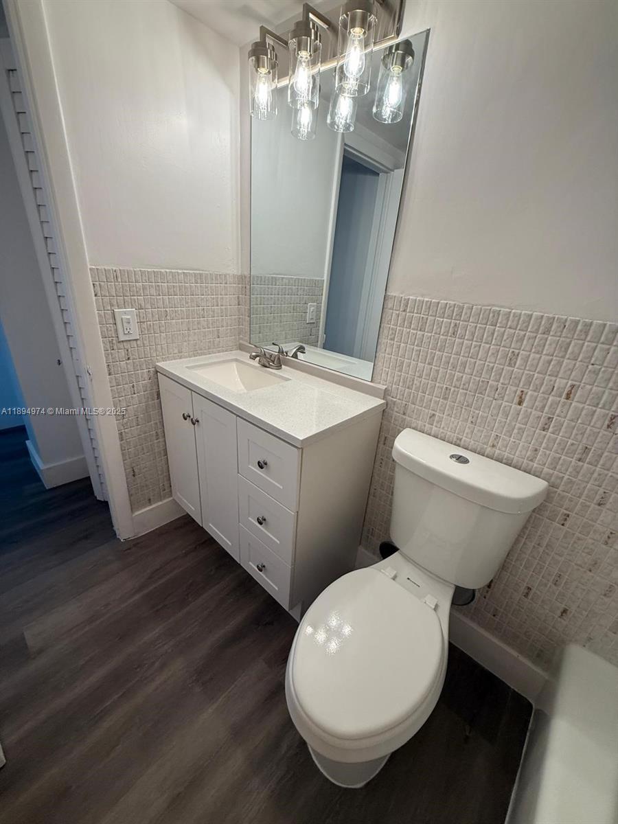 1145 Normandy Dr # 203