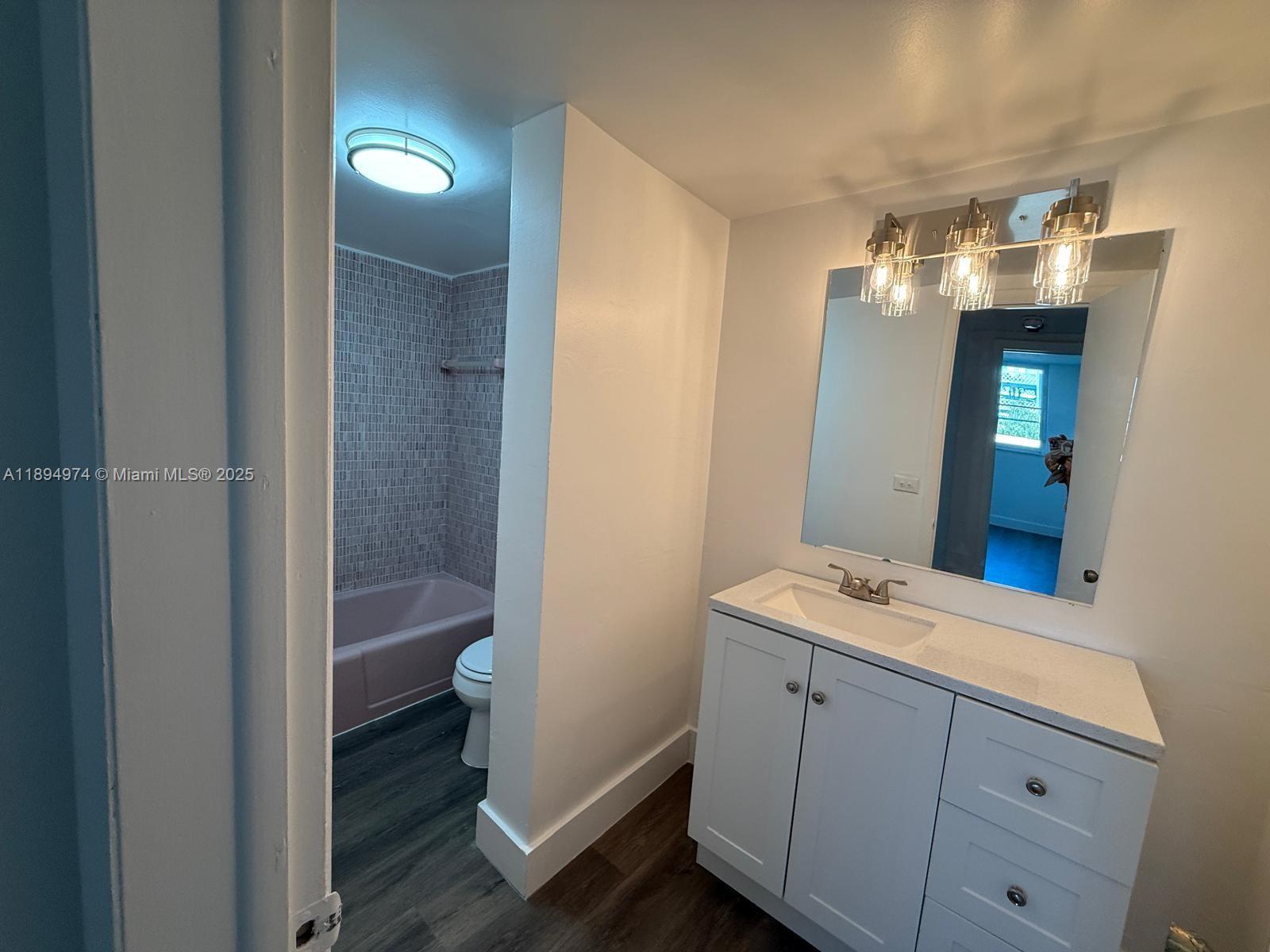 1145 Normandy Dr # 203