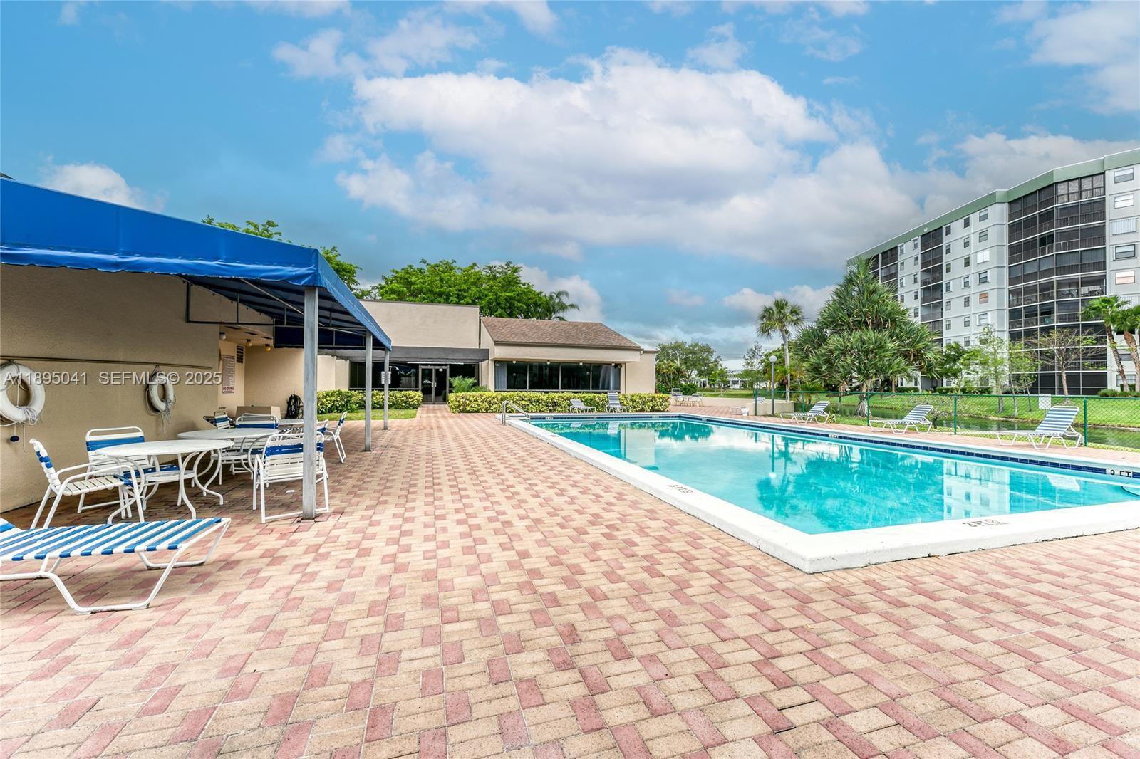 2209 S Cypress Bend Dr # 407