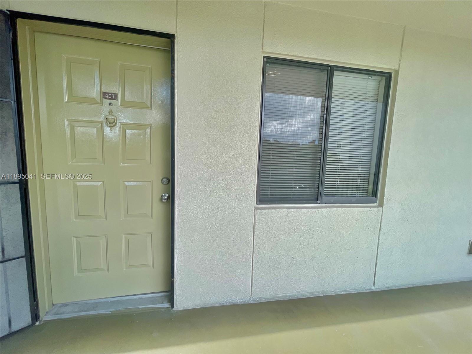 2209 S Cypress Bend Dr # 407