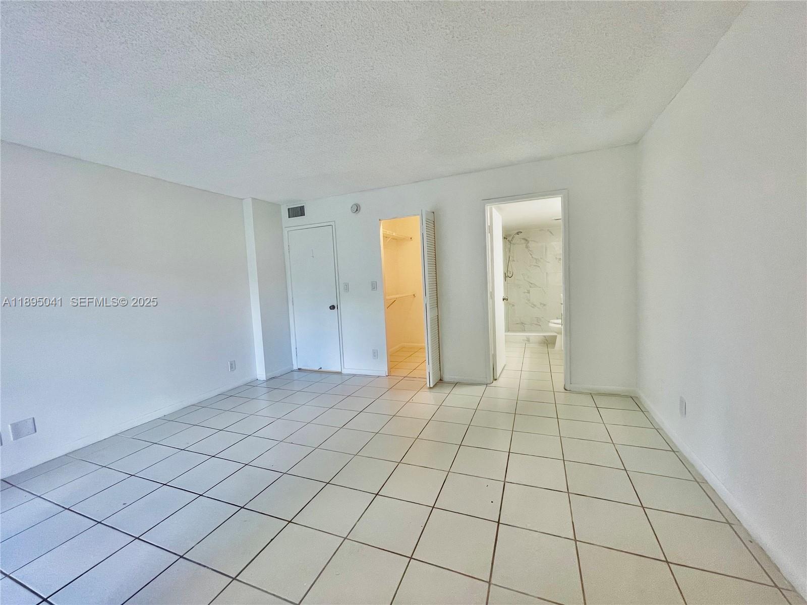 2209 S Cypress Bend Dr # 407