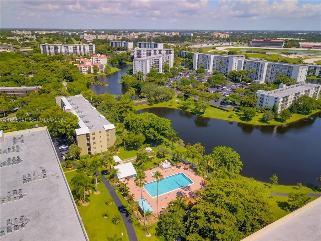 2209 S Cypress Bend Dr # 407