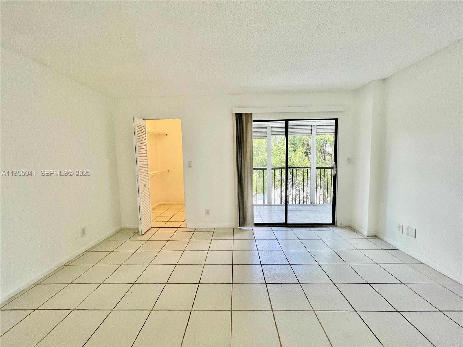 2209 S Cypress Bend Dr # 407