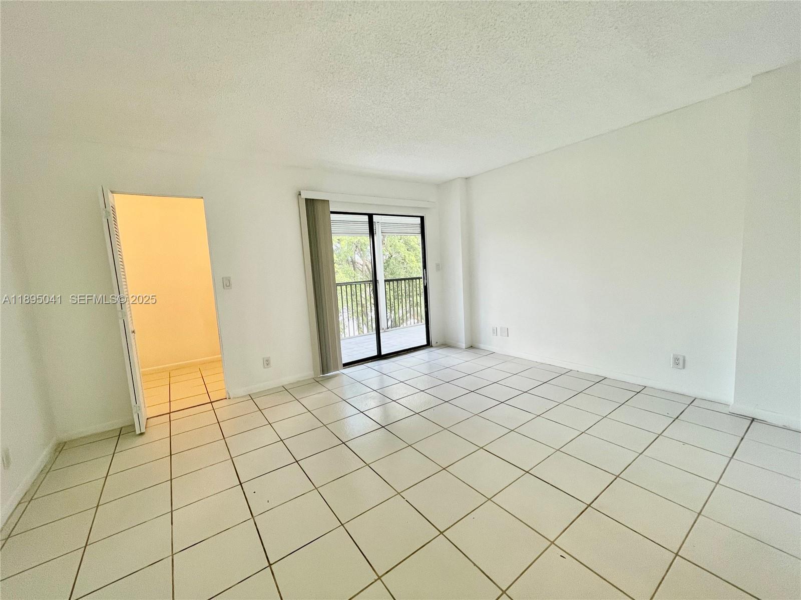 2209 S Cypress Bend Dr # 407