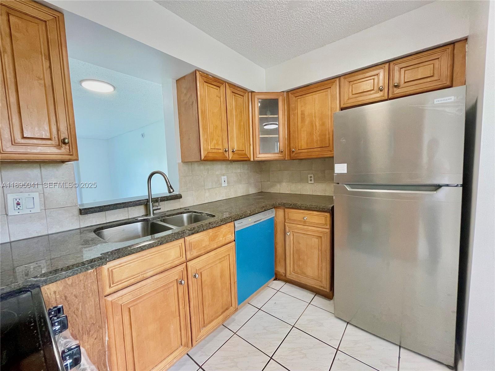 2209 S Cypress Bend Dr # 407