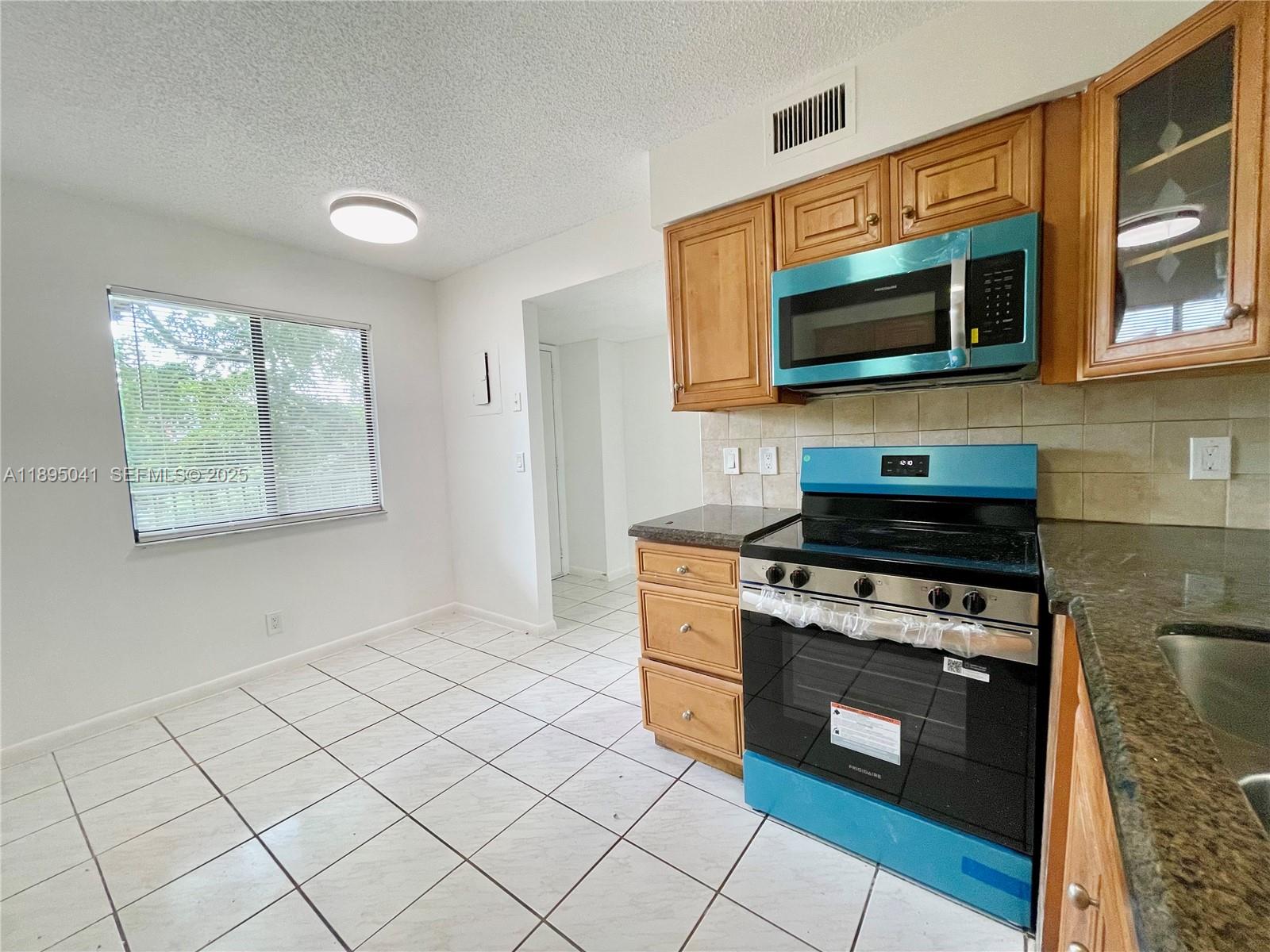 2209 S Cypress Bend Dr # 407