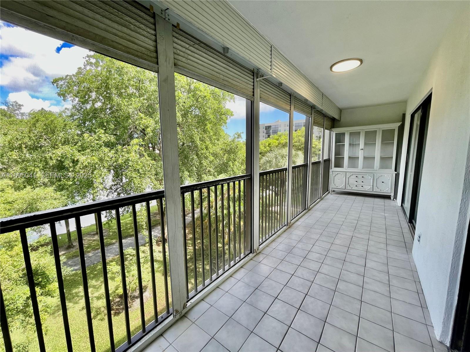 2209 S Cypress Bend Dr # 407