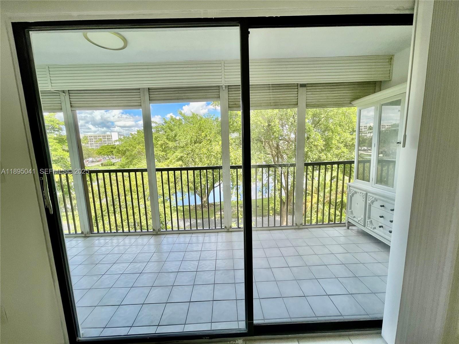 2209 S Cypress Bend Dr # 407