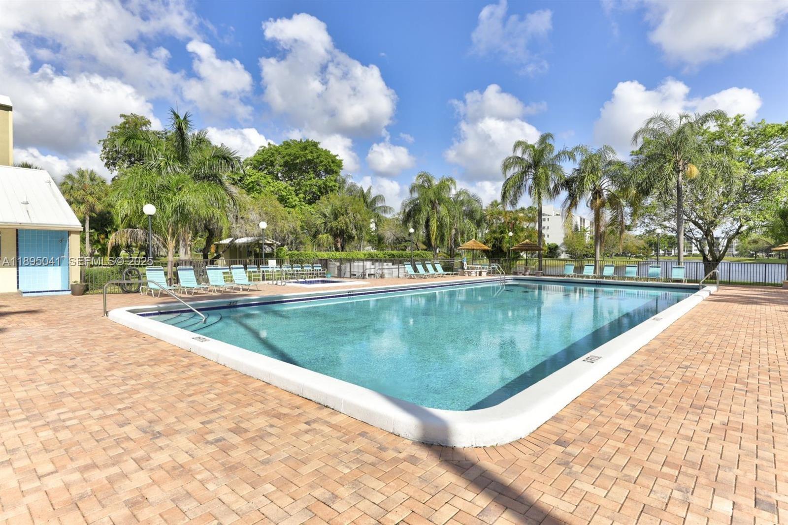2209 S Cypress Bend Dr # 407