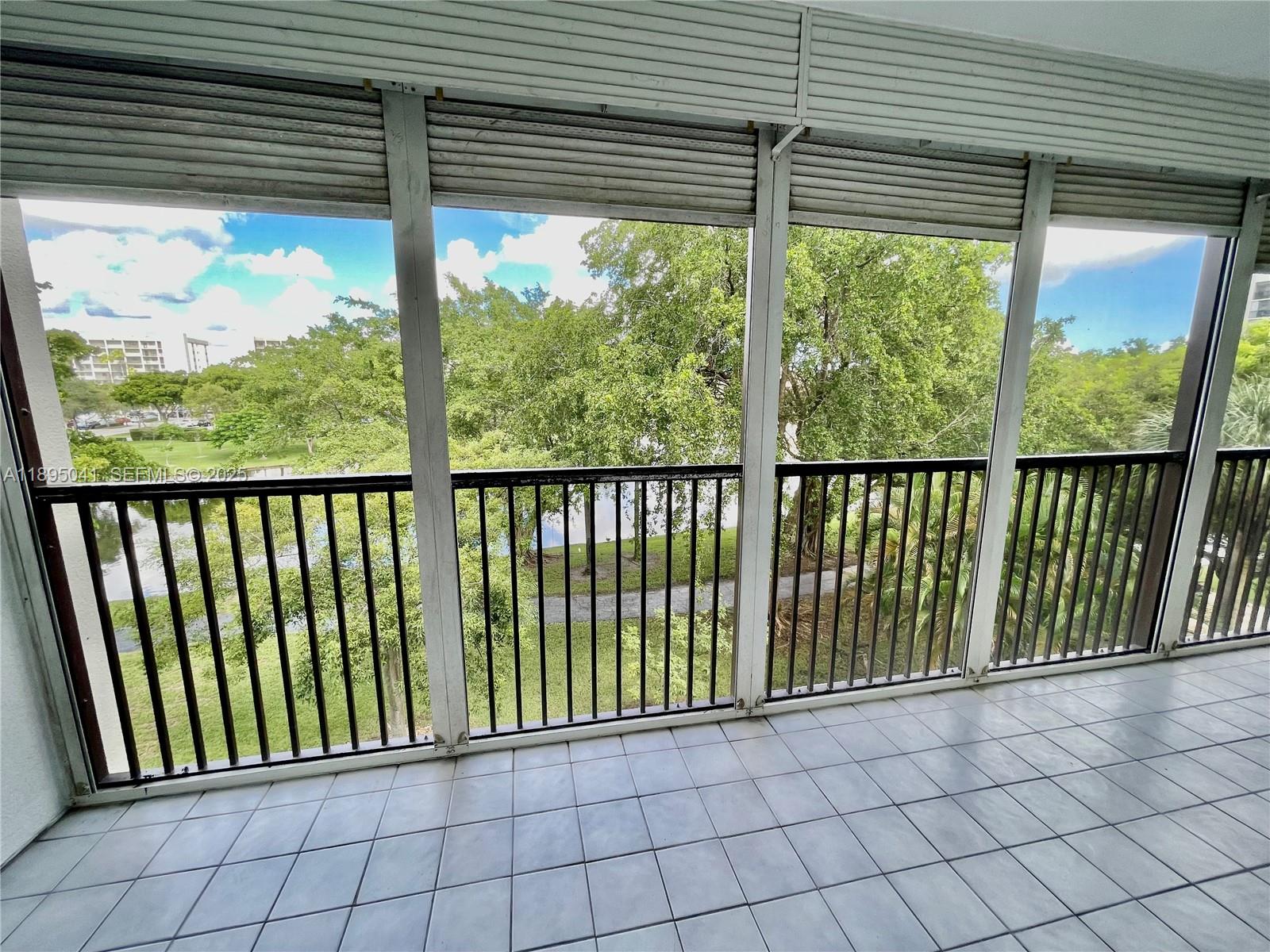2209 S Cypress Bend Dr # 407