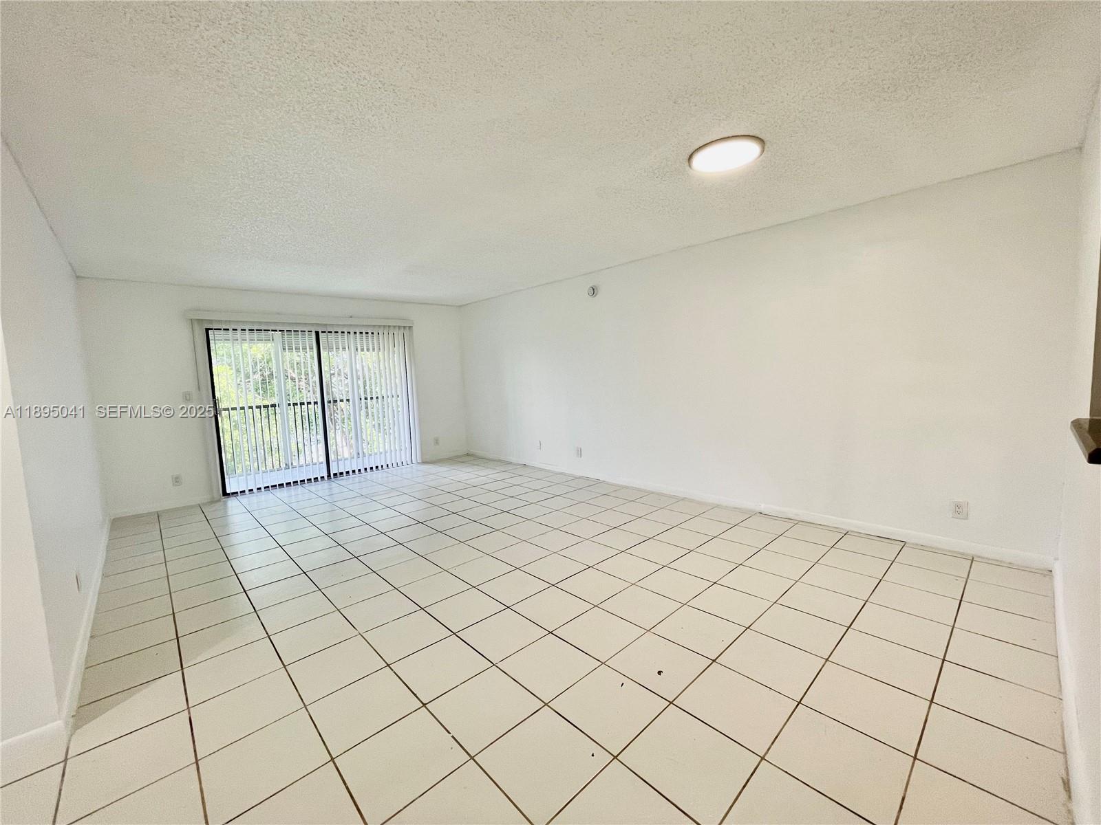 2209 S Cypress Bend Dr # 407