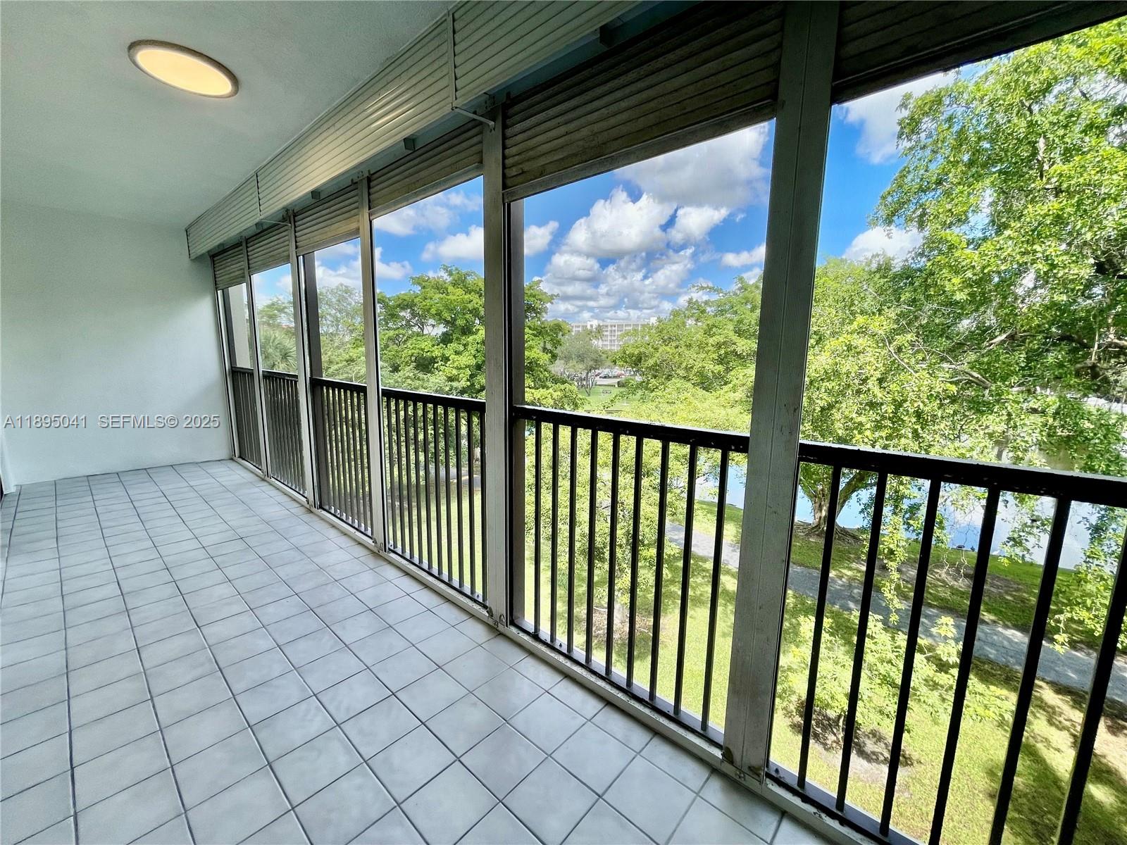 2209 S Cypress Bend Dr # 407