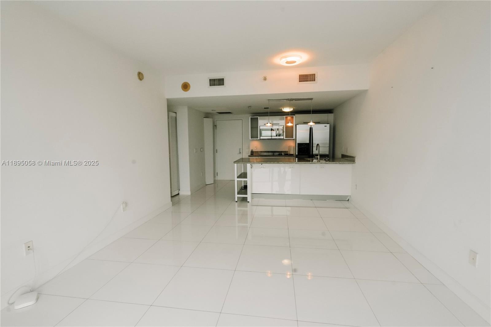 185 SW 7th St # 4008