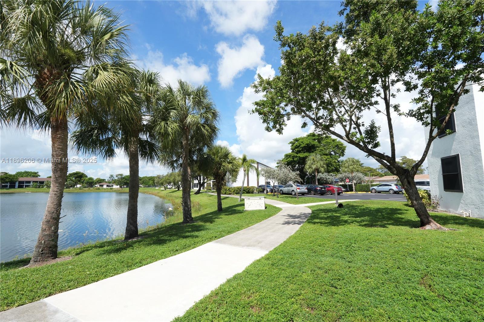 216 Lake Pointe Dr # 128