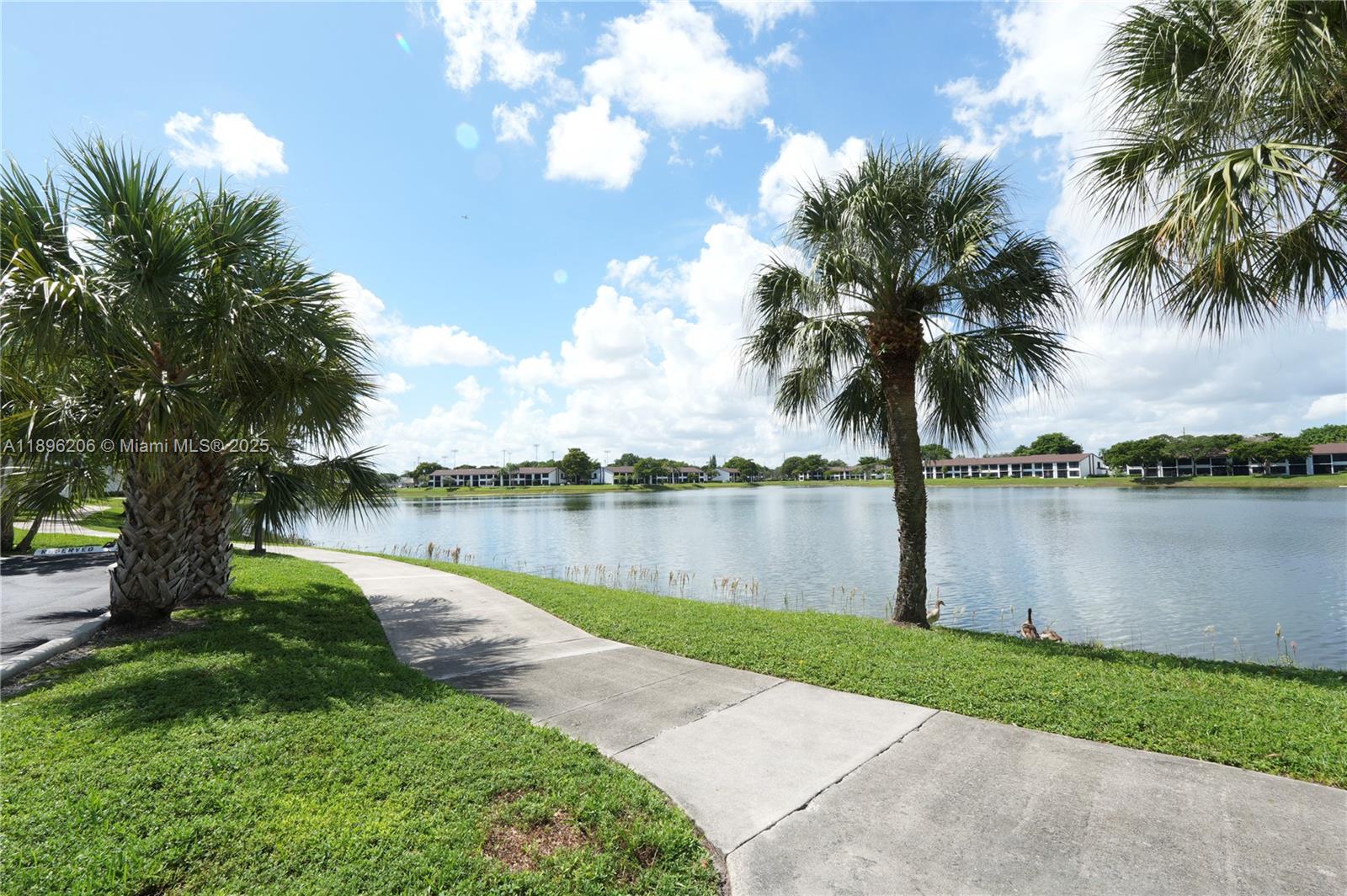 216 Lake Pointe Dr # 128