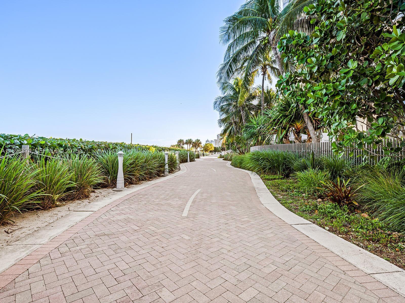 6365 Collins Ave # 1105