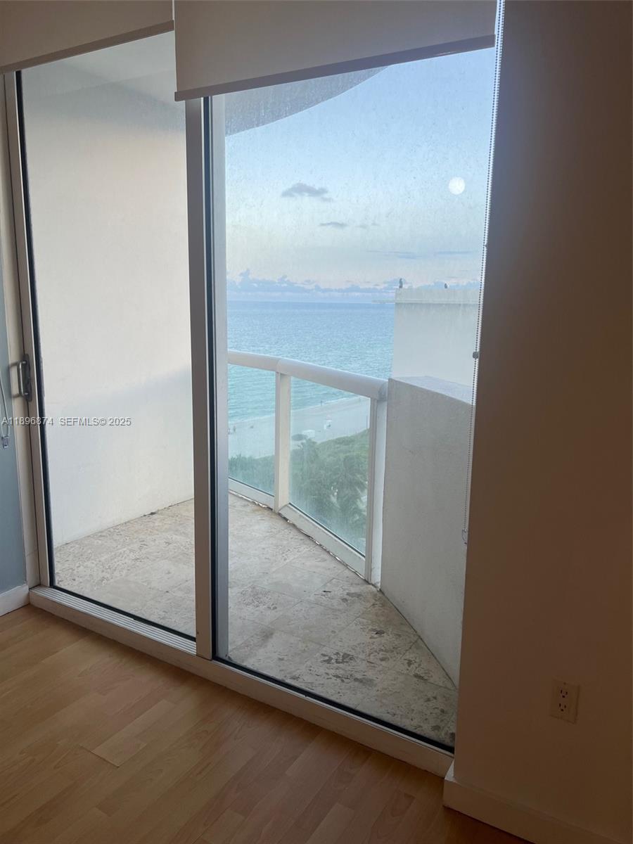 6365 Collins Ave # 1105