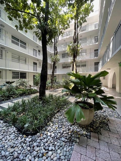 750 NE 64th St # B401