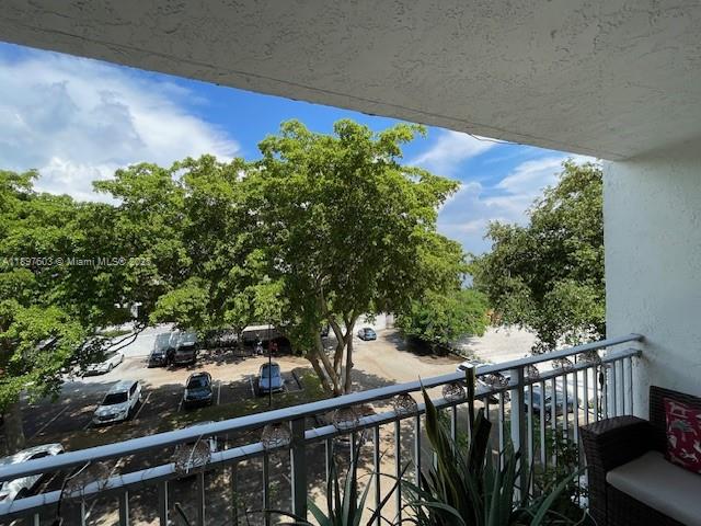 750 NE 64th St # B401