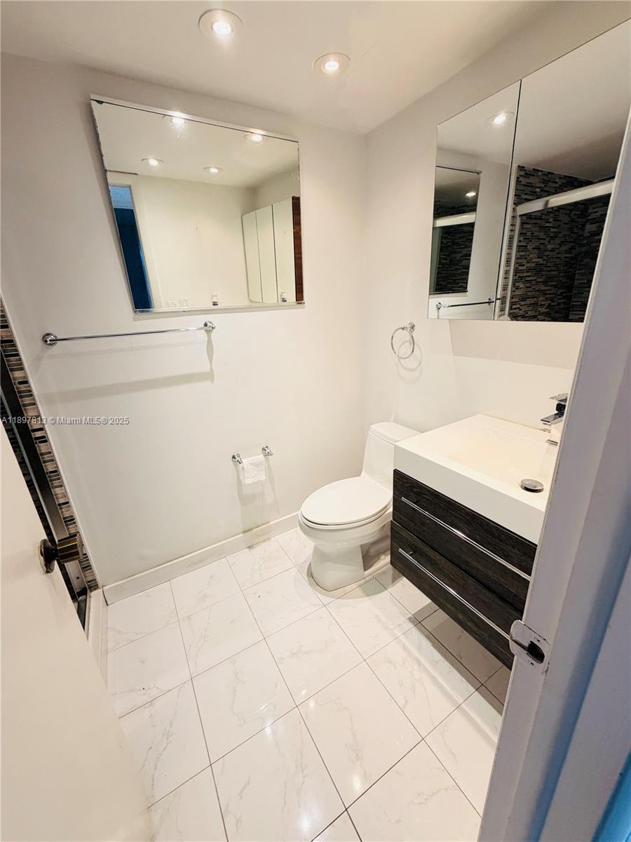 6423 Collins Ave # 310