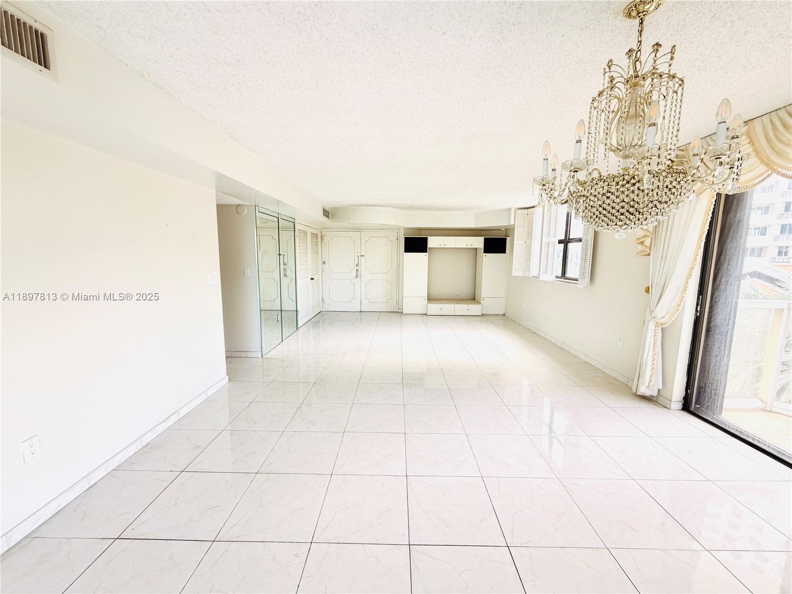 6423 Collins Ave # 310