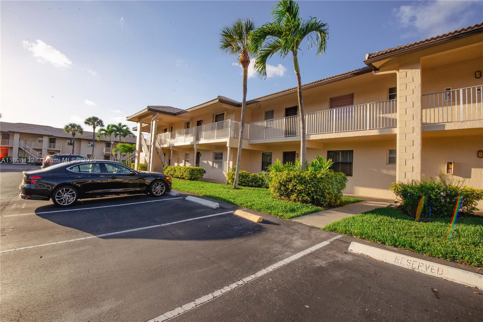 5550 Lakeside Dr # 104