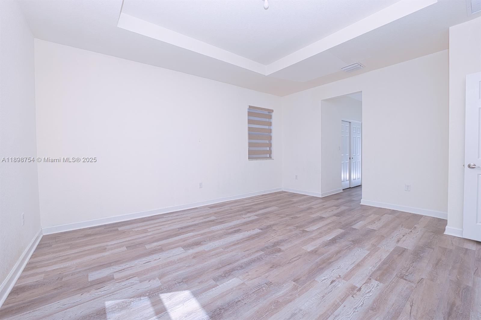 3412 W 103rd Ter