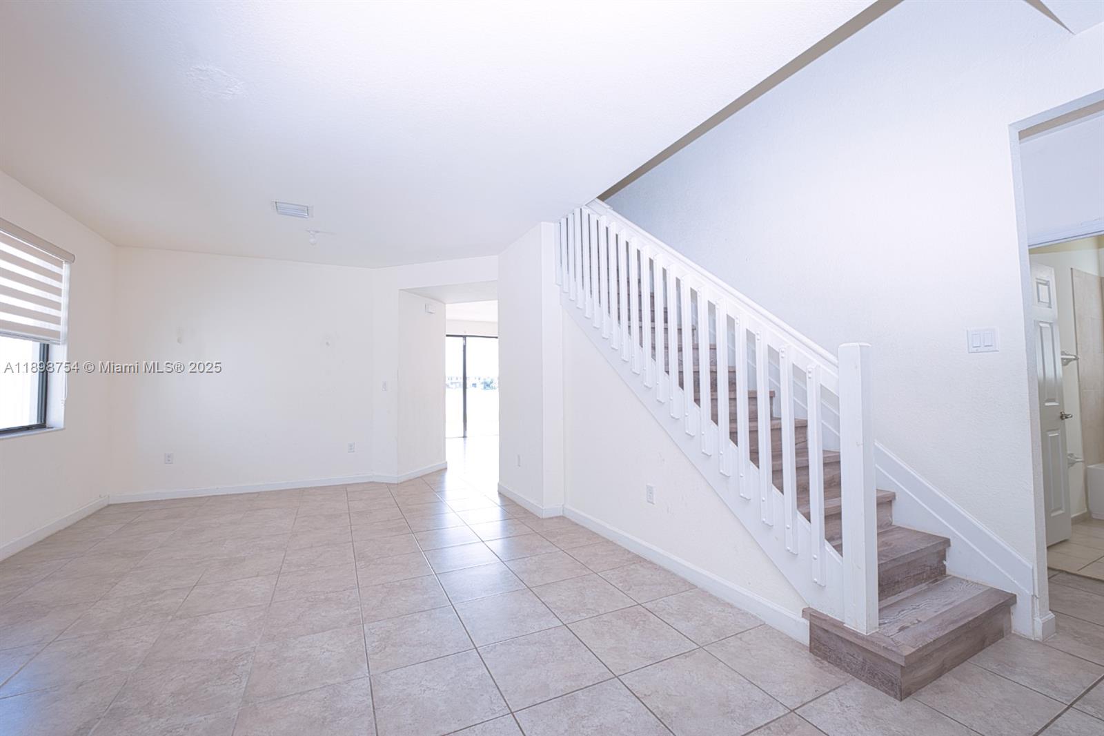 3412 W 103rd Ter