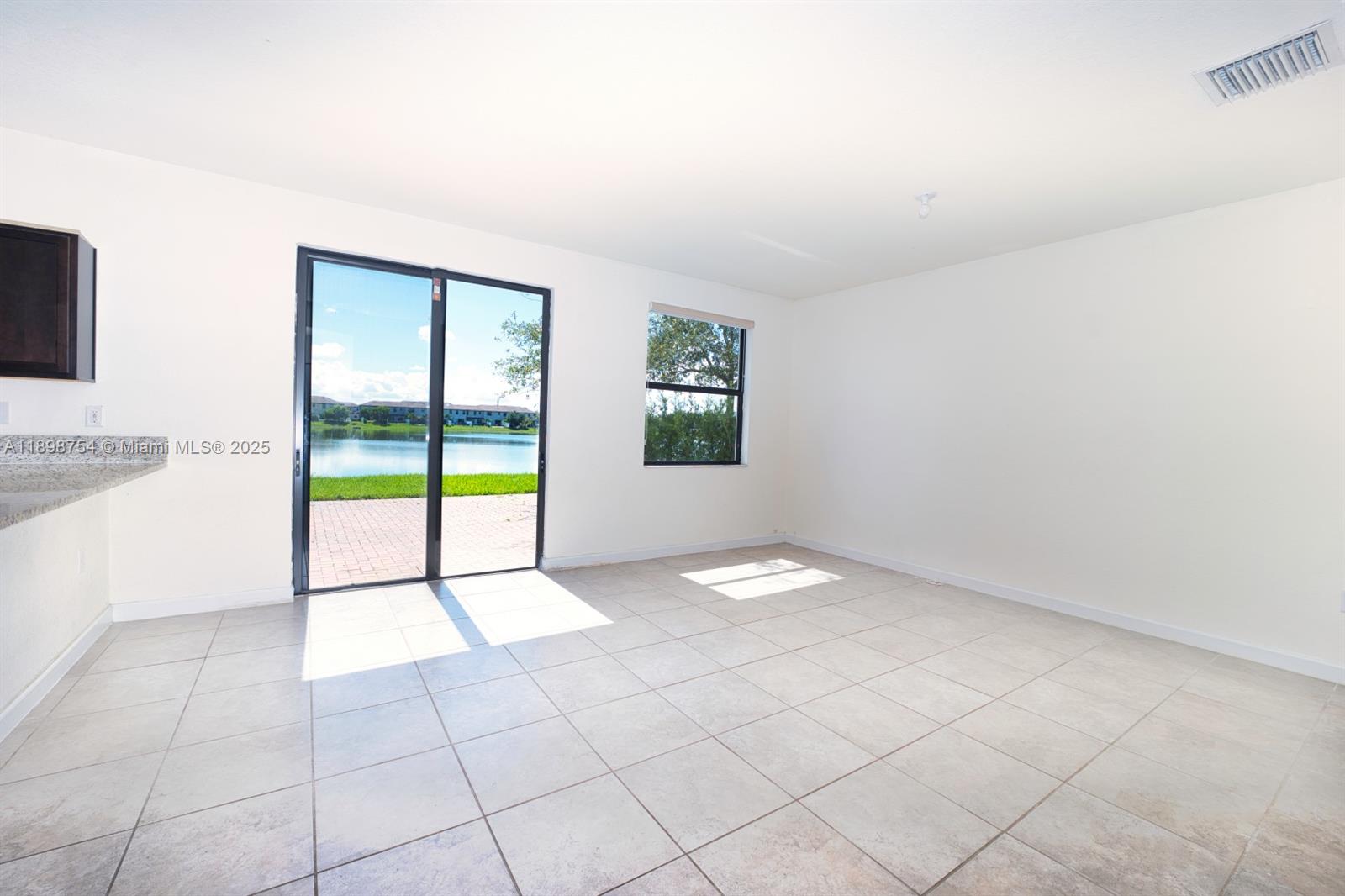 3412 W 103rd Ter