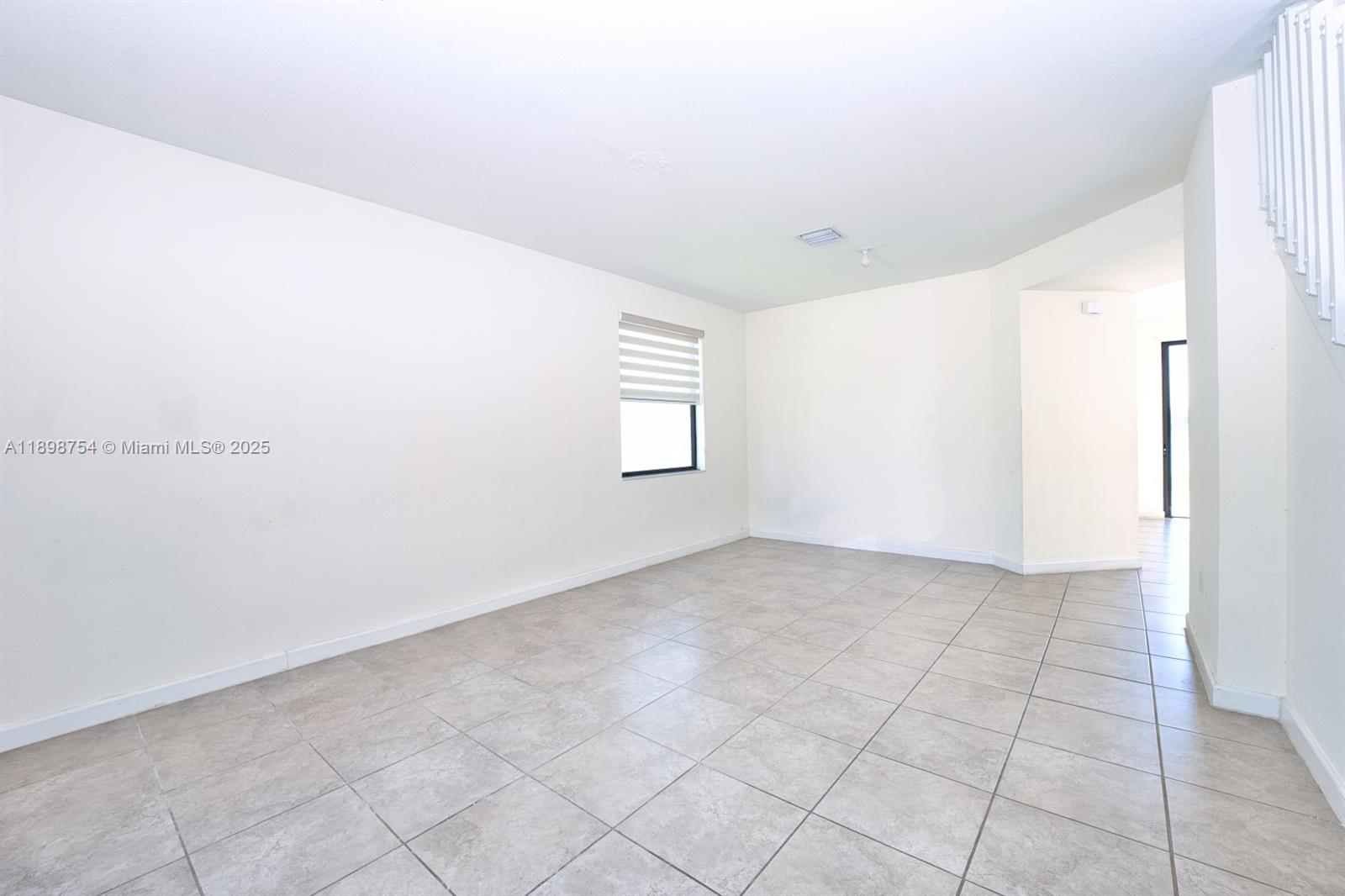 3412 W 103rd Ter