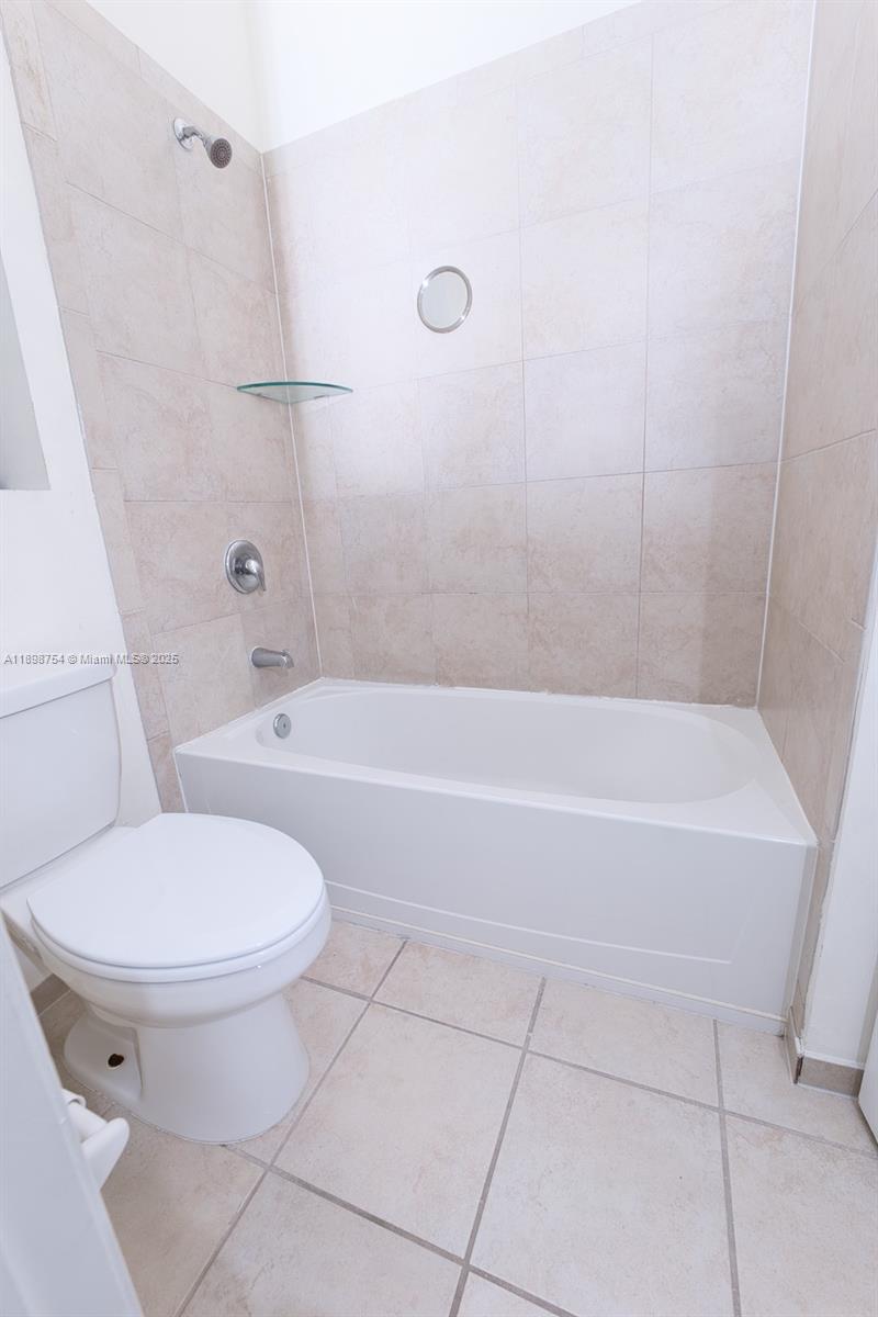 3412 W 103rd Ter