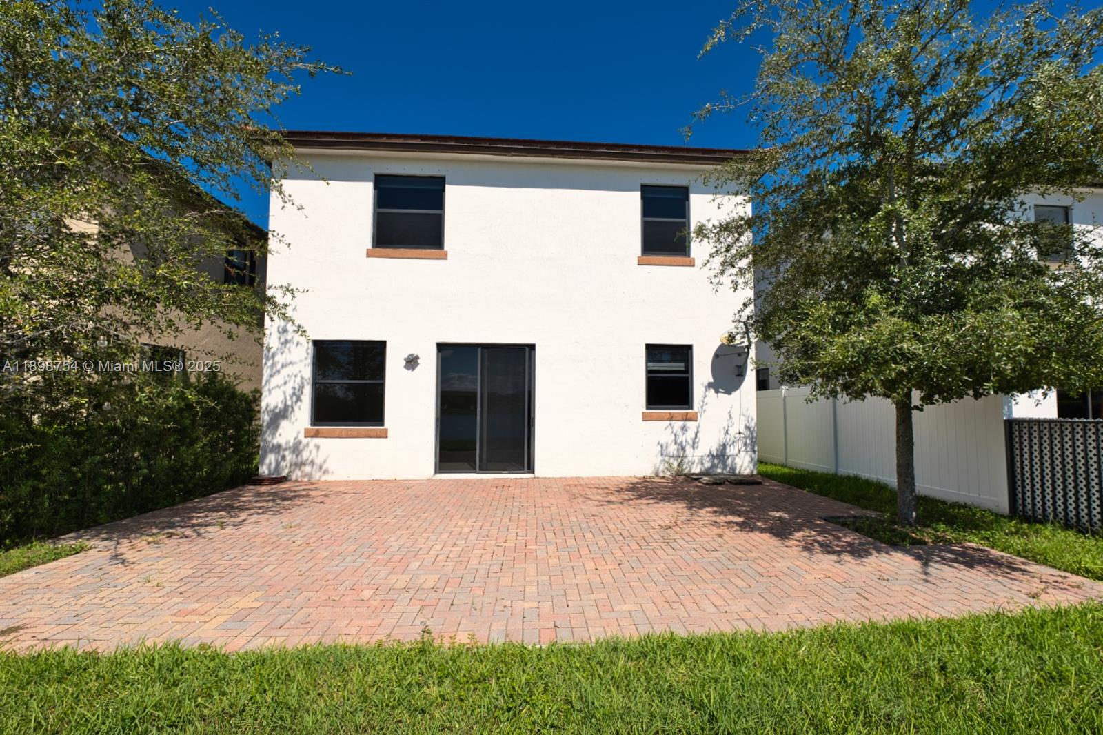 3412 W 103rd Ter
