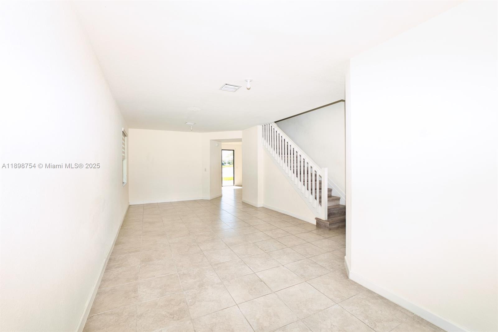 3412 W 103rd Ter