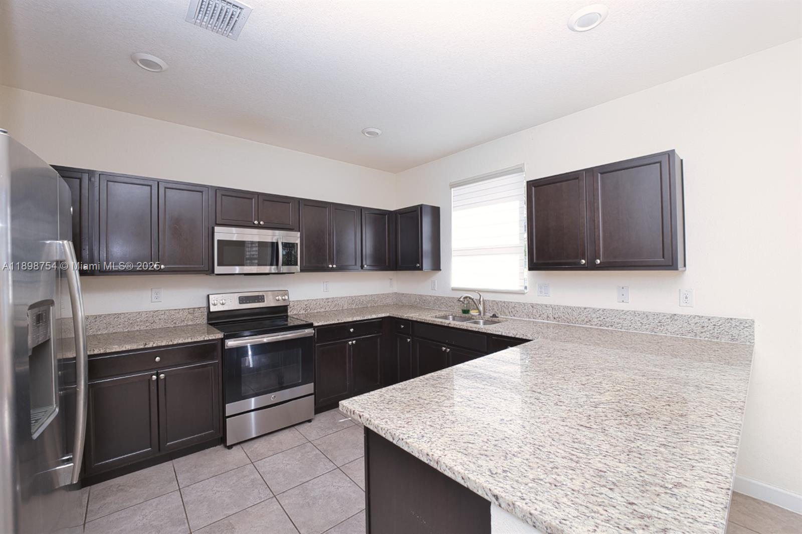 3412 W 103rd Ter