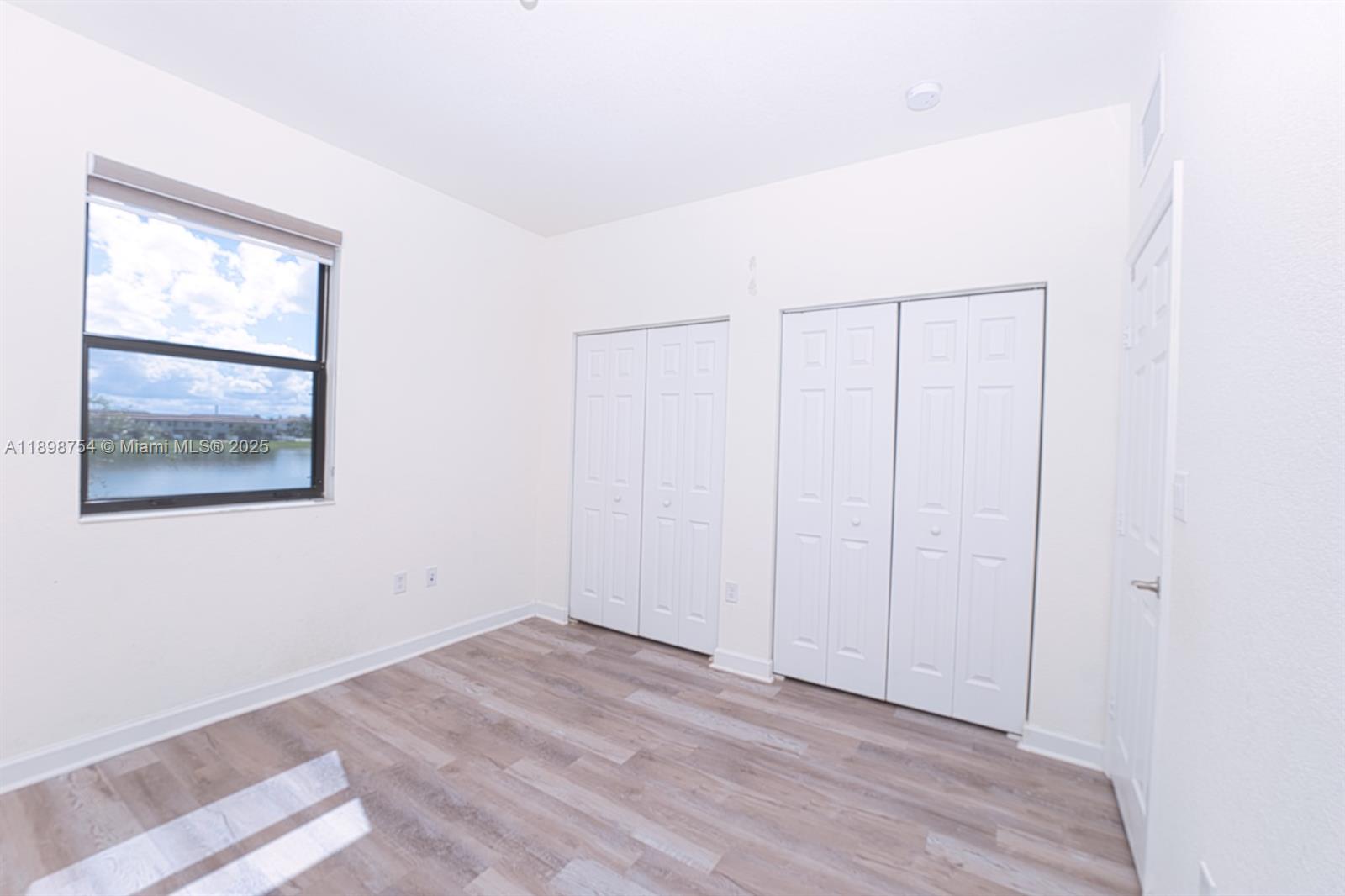 3412 W 103rd Ter