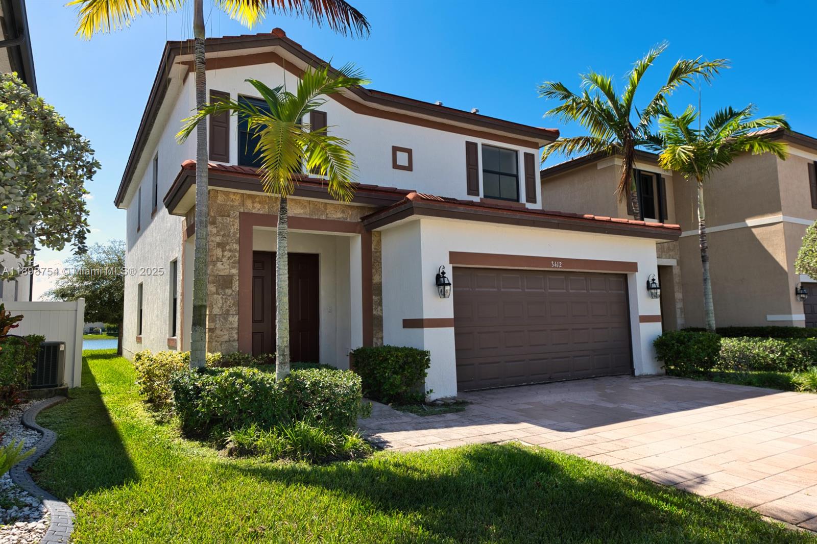 3412 W 103rd Ter