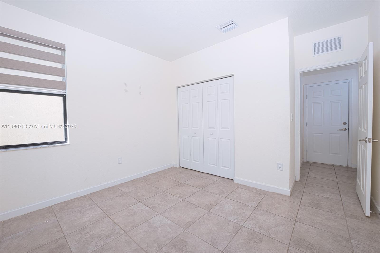 3412 W 103rd Ter