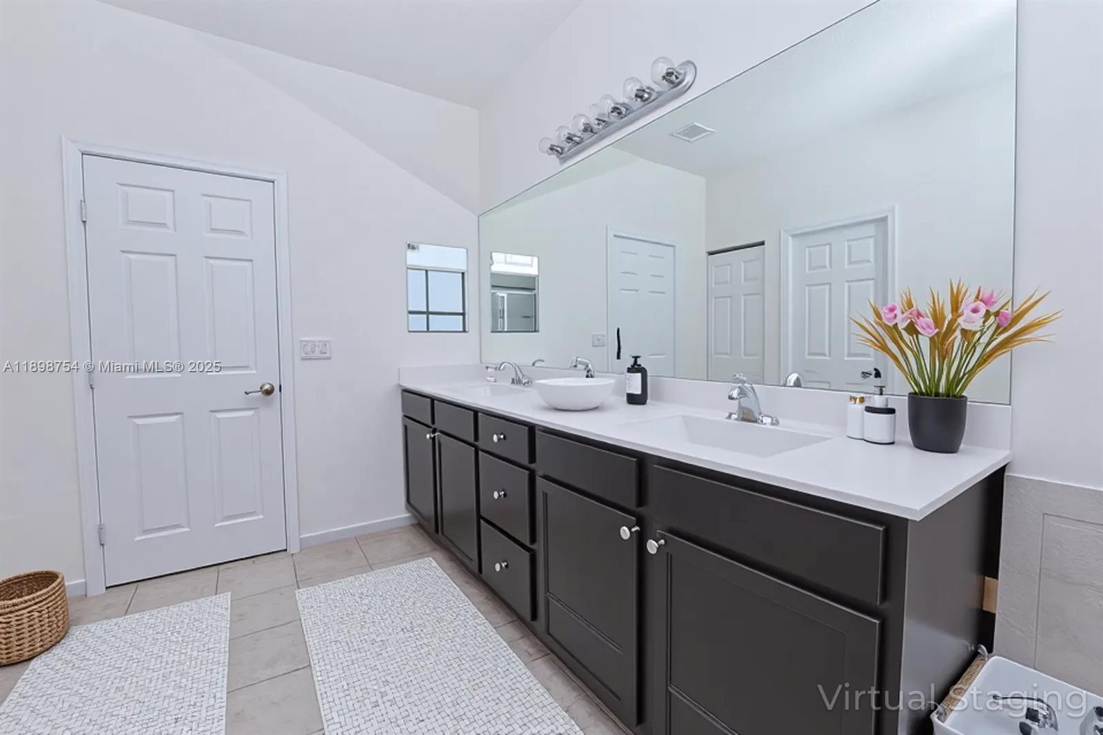 3412 W 103rd Ter