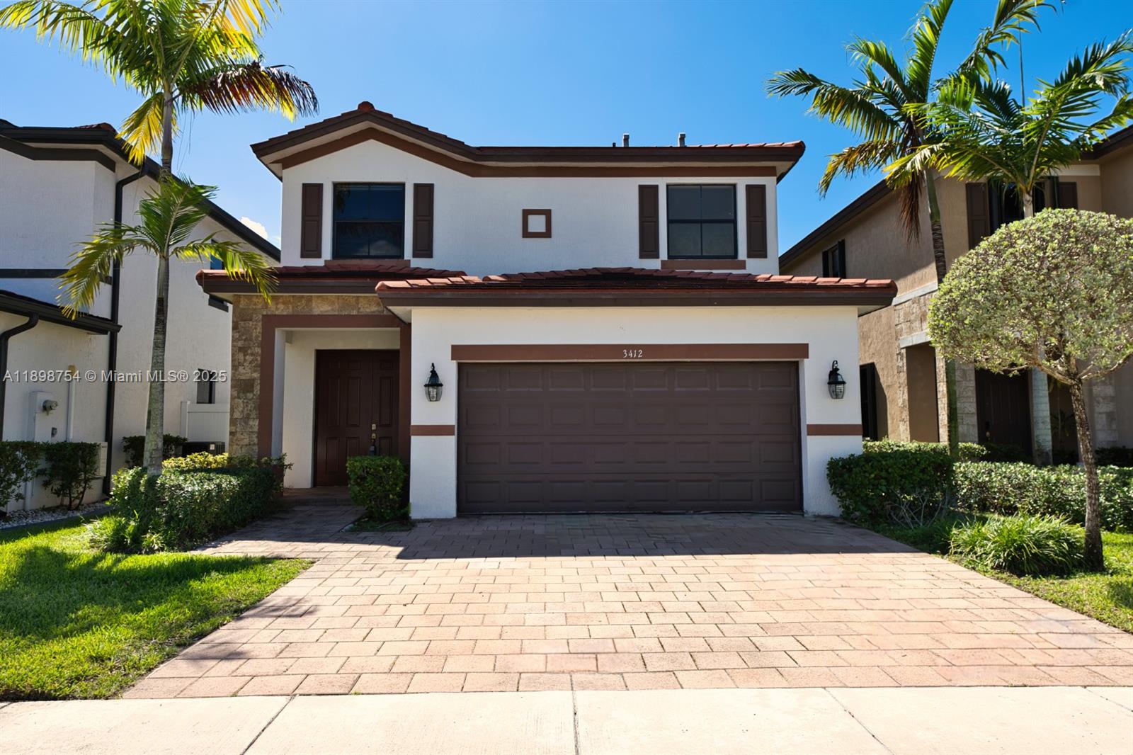 3412 W 103rd Ter