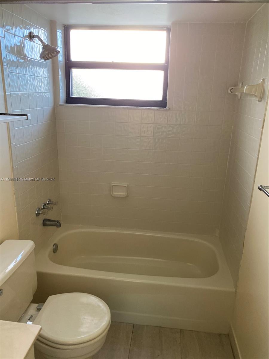 1900 Diana Dr # 3D