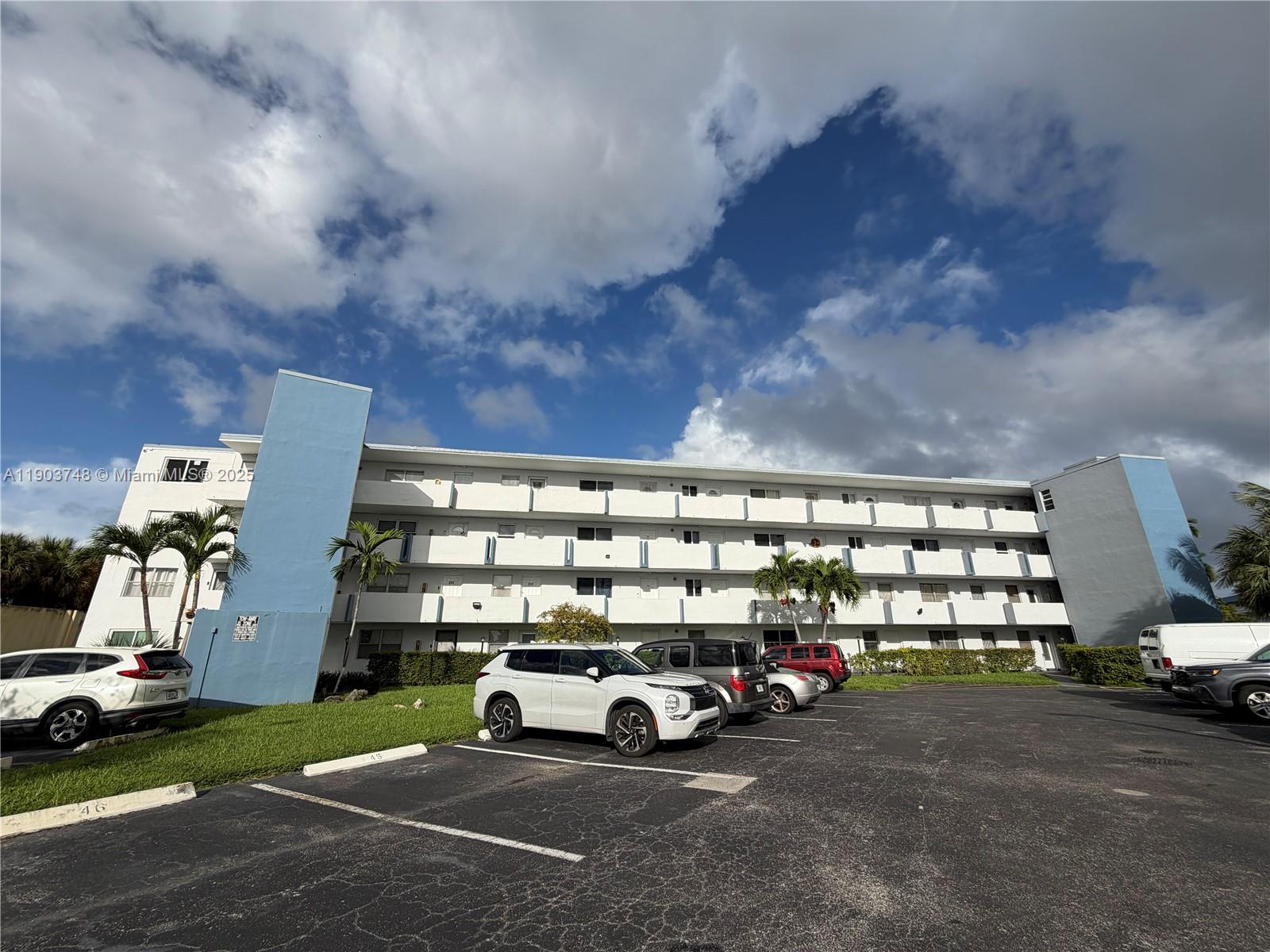 1101 NE 191st St # H104