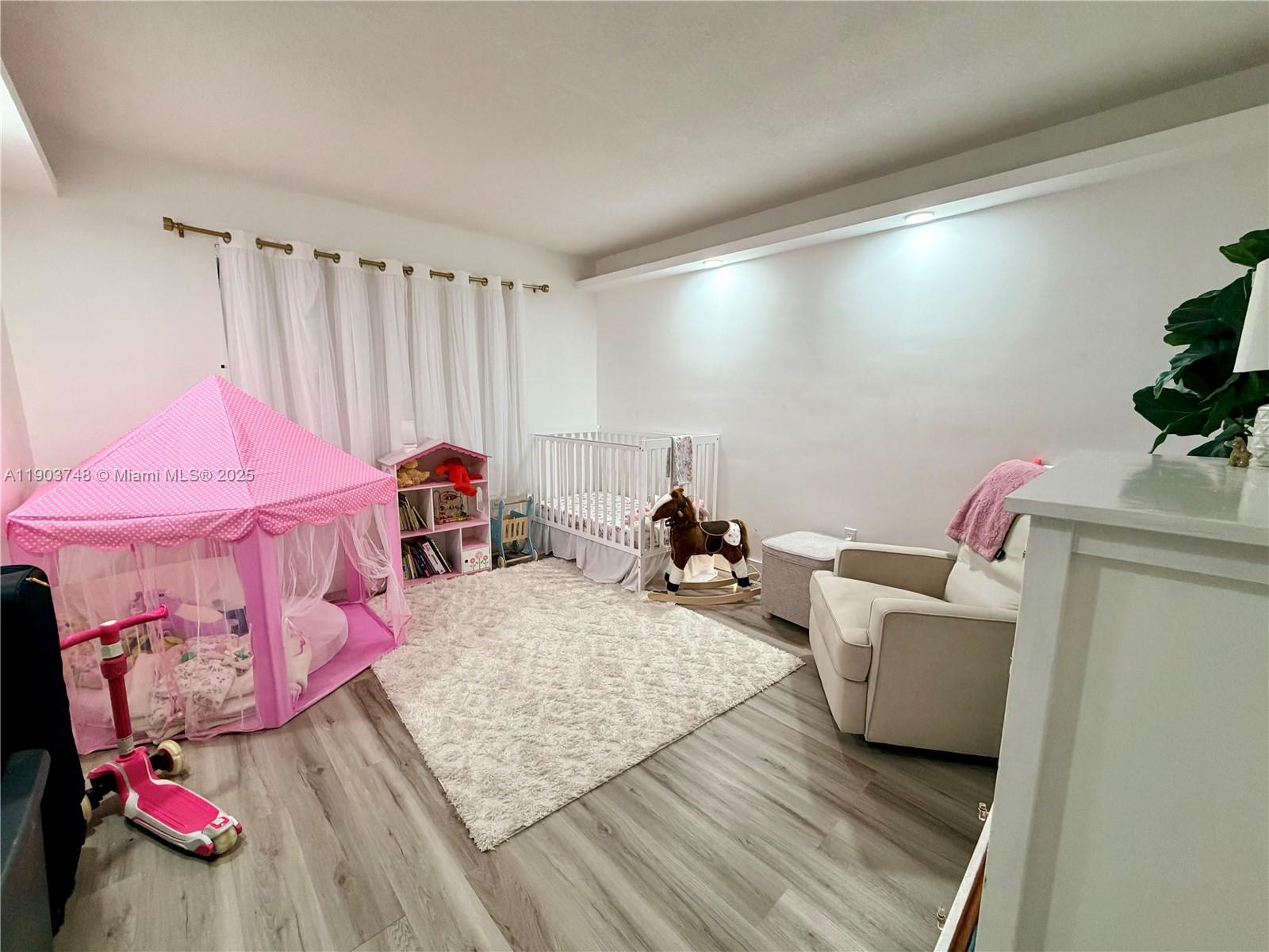 1101 NE 191st St # H104