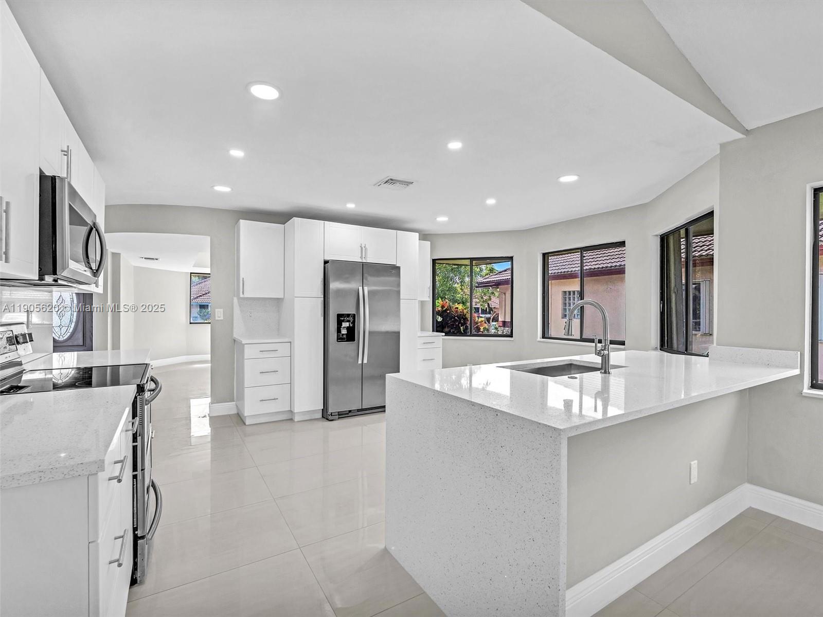 7431 NW 39th St
