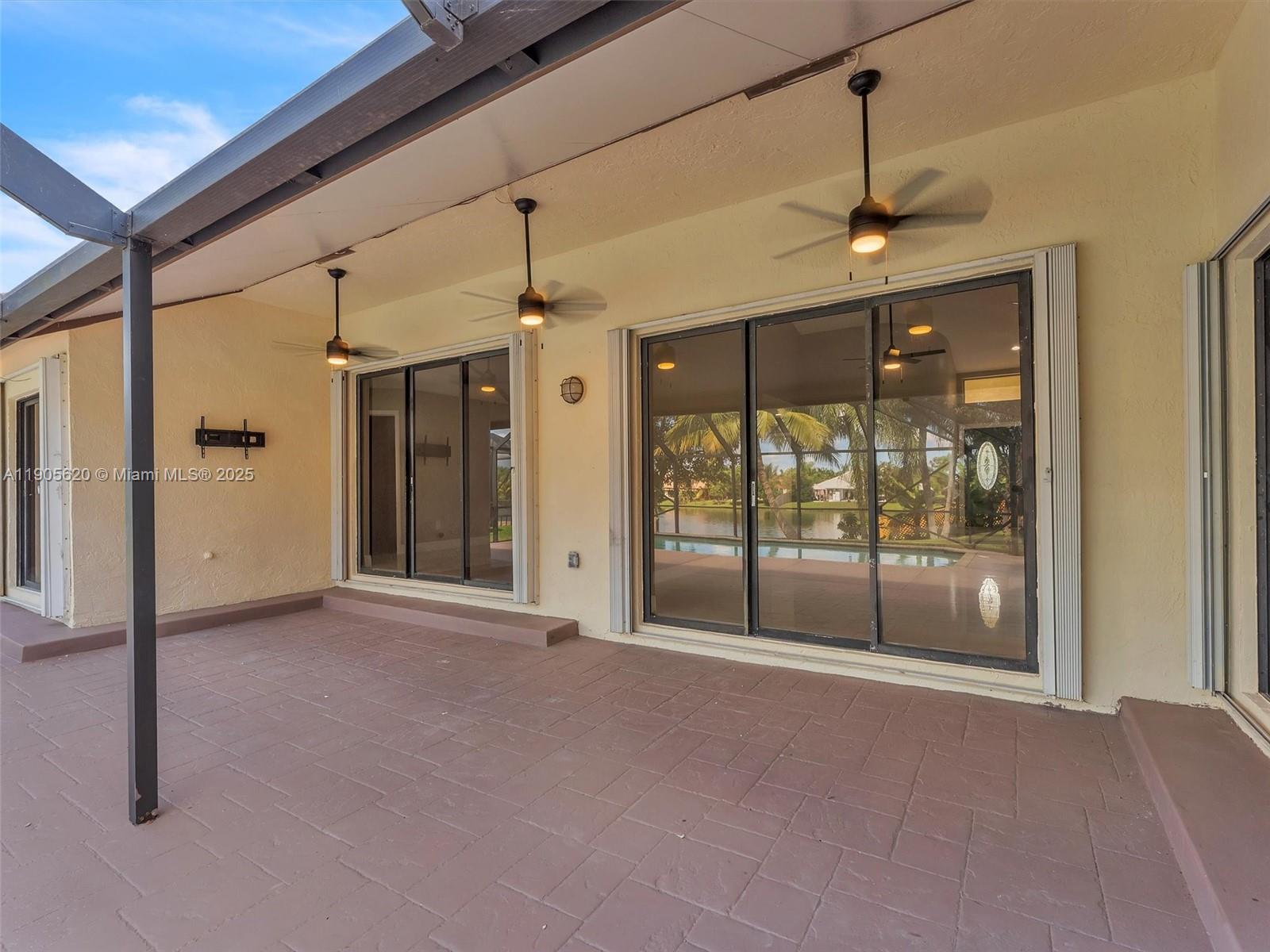 7431 NW 39th St