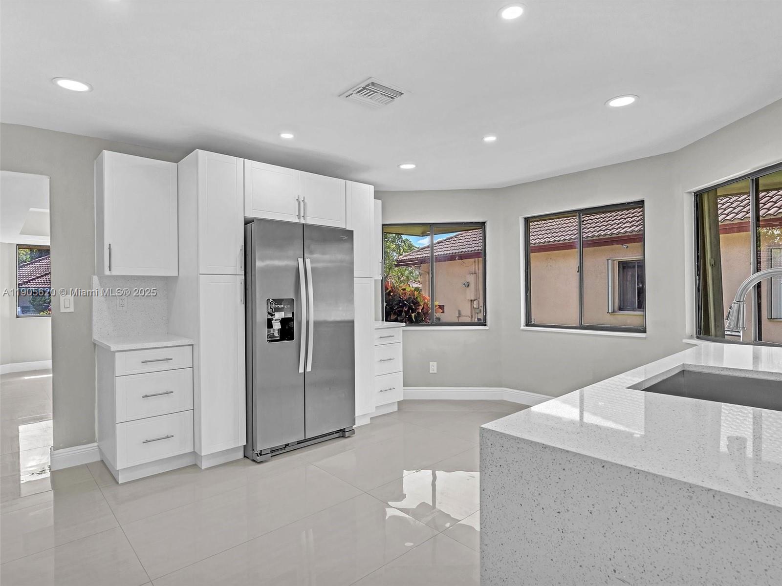 7431 NW 39th St