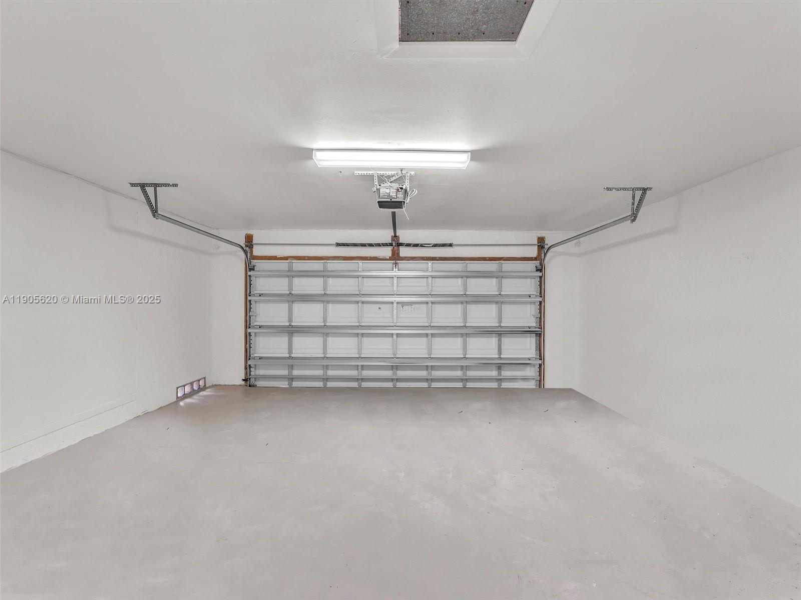 7431 NW 39th St